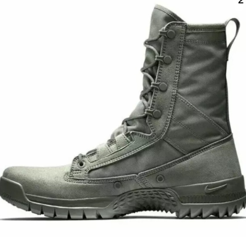 Sage Green Nike Boots, new without tags :)